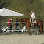 Nidodelfalcone Agriturismo مزرعة للإقامة