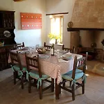مزرعة للإقامة Nidodelfalcone Agriturismo *