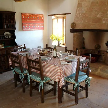 ファームステイ Nidodelfalcone Agriturismo *