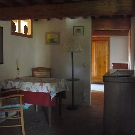 Farm stay Nidodelfalcone Agriturismo *
