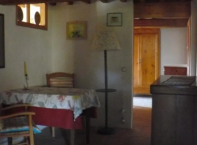 مزرعة للإقامة Nidodelfalcone Agriturismo *