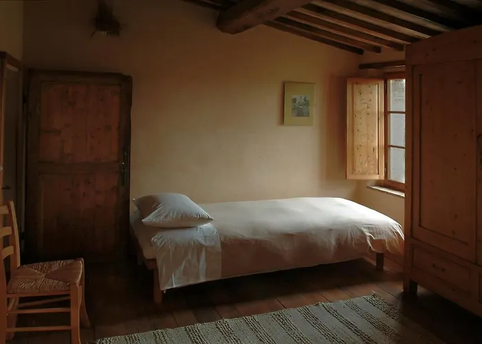 Nidodelfalcone Agriturismo مزرعة للإقامة *