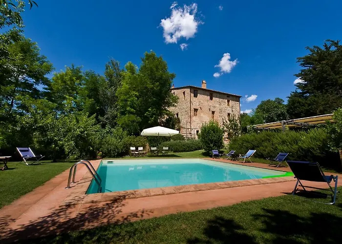 Nidodelfalcone Agriturismo مزرعة للإقامة